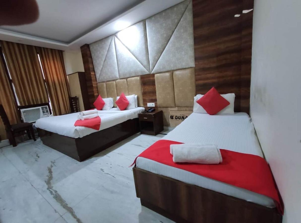Hotel Aerotech Near Igi Airport Нью-Дели Экстерьер фото