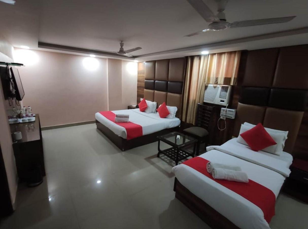 Hotel Aerotech Near Igi Airport Нью-Дели Экстерьер фото