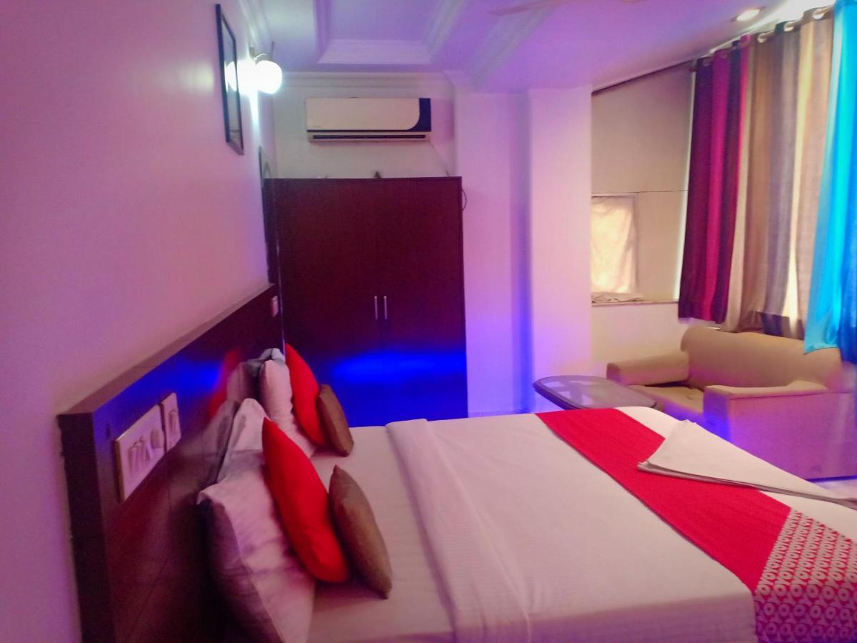 Hotel Aerotech Near Igi Airport Нью-Дели Экстерьер фото